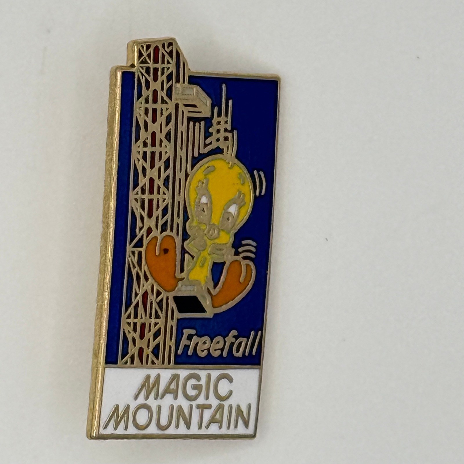 Vintage 1987 Six Flags Magic Mountain Tweety Bird Freefall Pin Pinnacle Designs