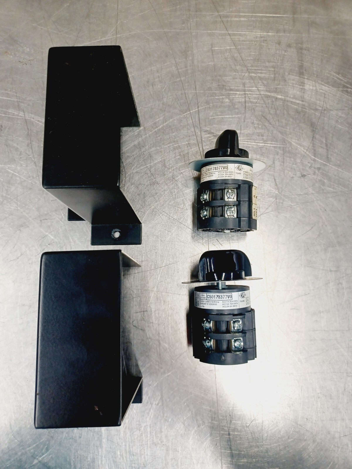 Bremas 3 Pole Switch CS0178377V0, 2 + START Positions, 8 Wire 20A 600VAC + Mount