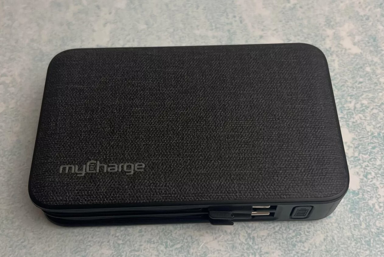 PowerHub Ultra 10,000 mAh All‑in‑One Portable Charger  Integrated Cables iPhone