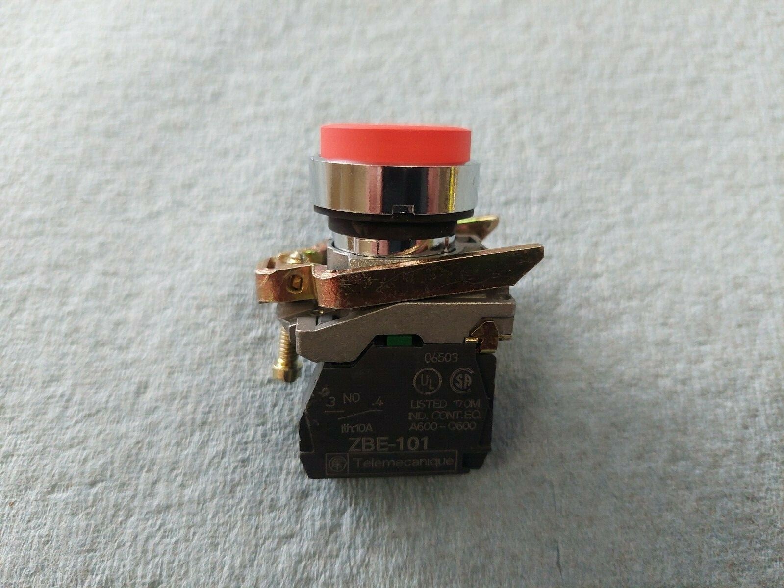 TeIemecanique ZBE-101 Contact, Metal Push Stop Button