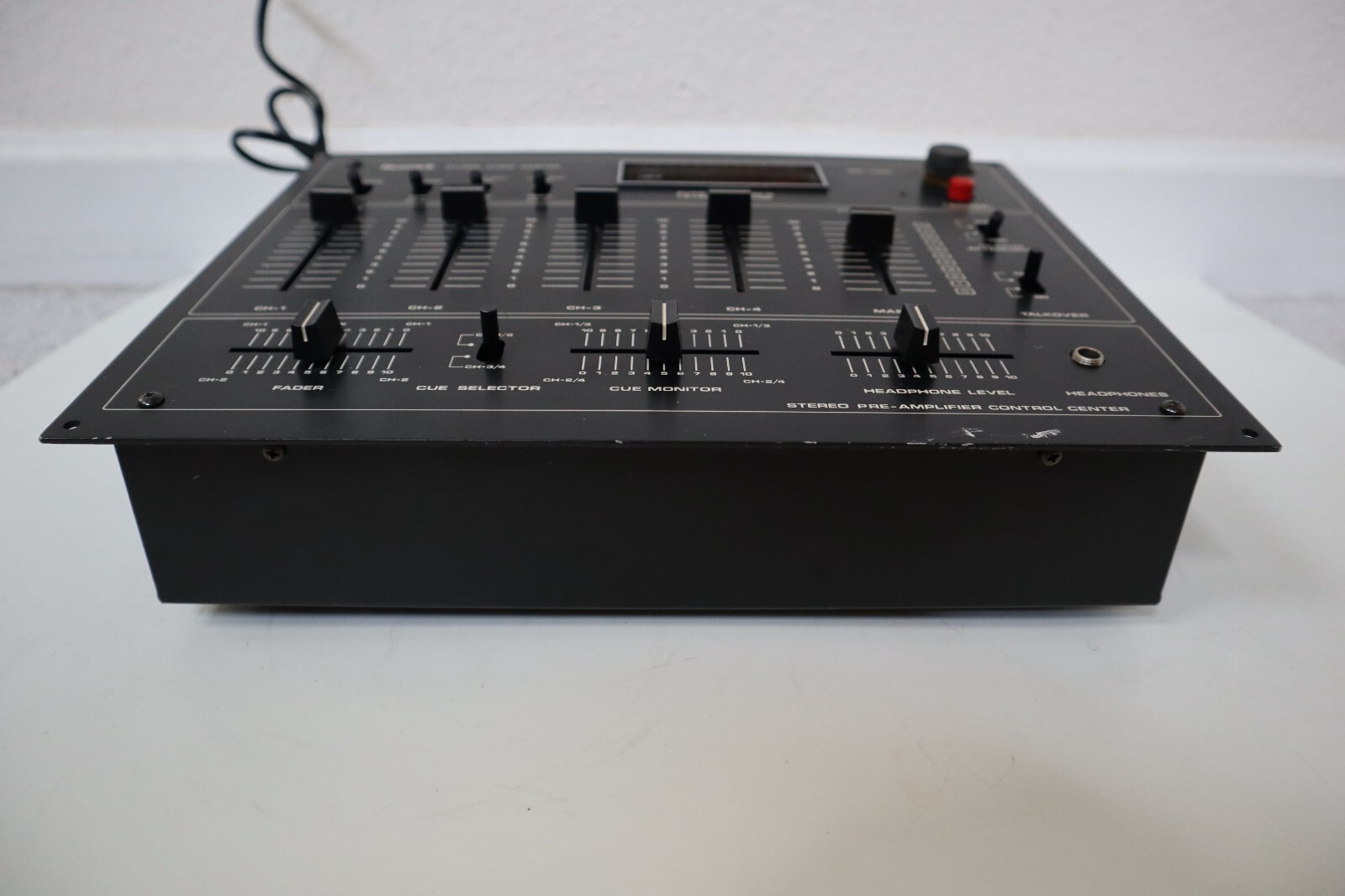 Numark DM-1450 Studio Audio Master Stereo Pre-Amplifier Control Center - Working