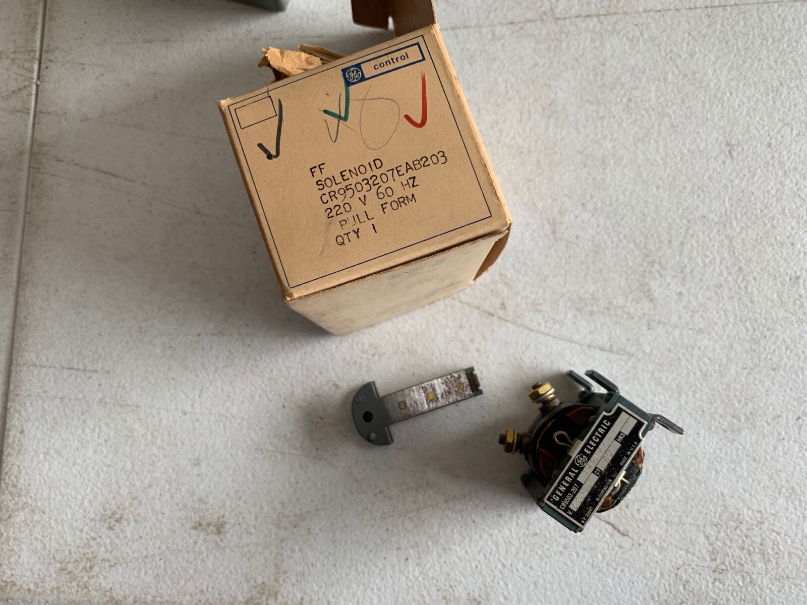 General Electric CR9503207EAB203 Industrial Solenoid 220V Coil, NOS