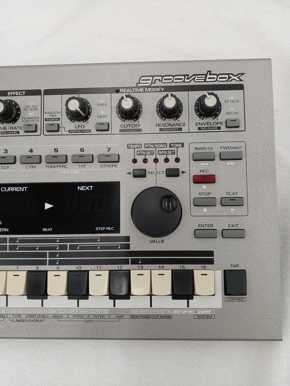 Roland MC-303 Sequencer Groovebox Drum Machine Sound Module