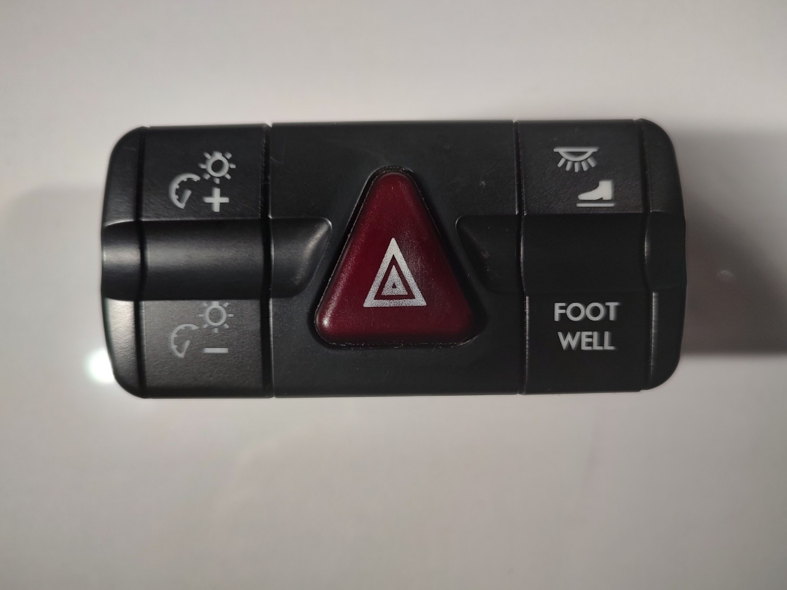 FREIGHTLINER A06-60972-010 A06-60972-080 HAZARD SWITCH WITH FOOTWELL SWITCHES