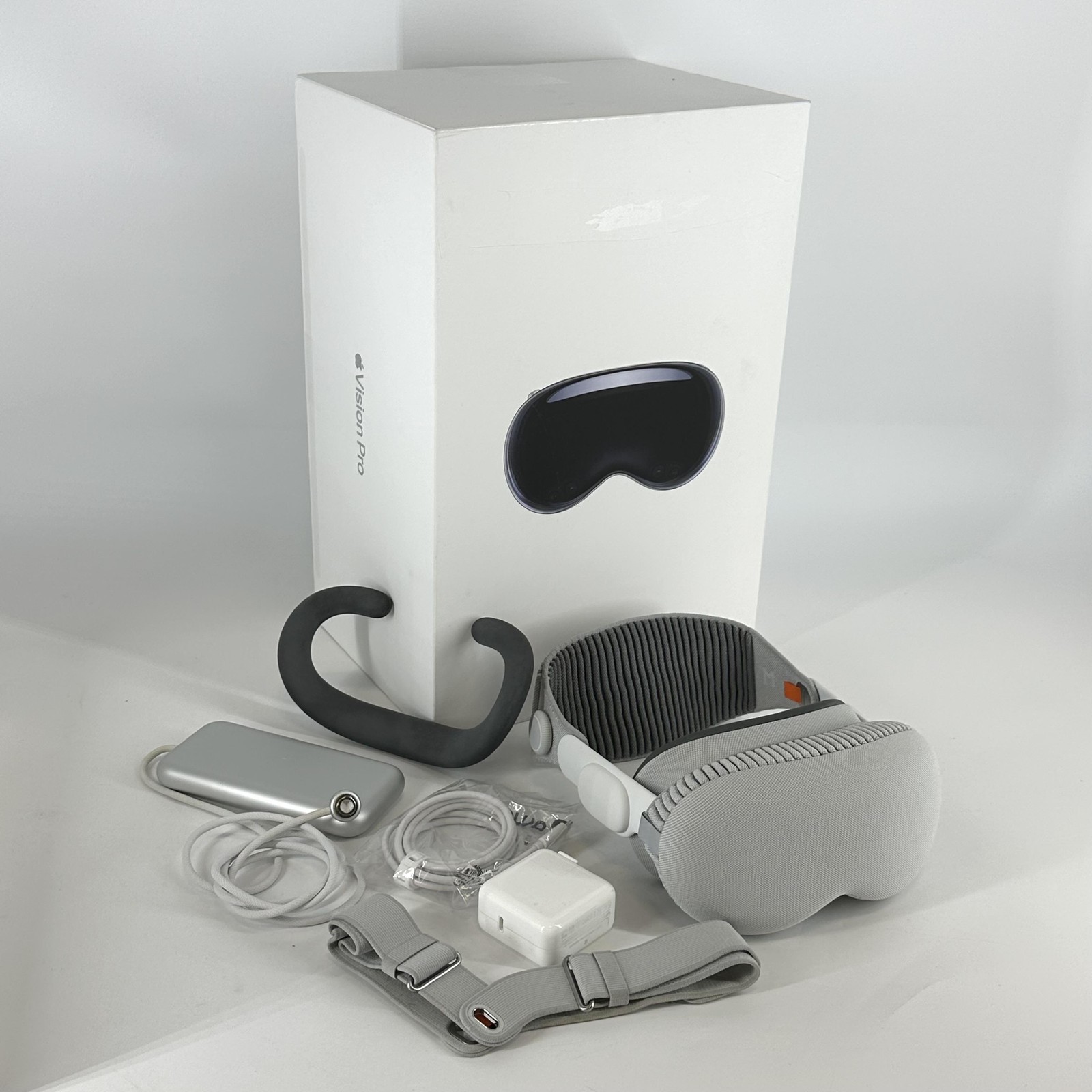 Apple Vision Pro VR Headset 1TB w/ Dual Loop Band-M - Right Audio Strap Issue