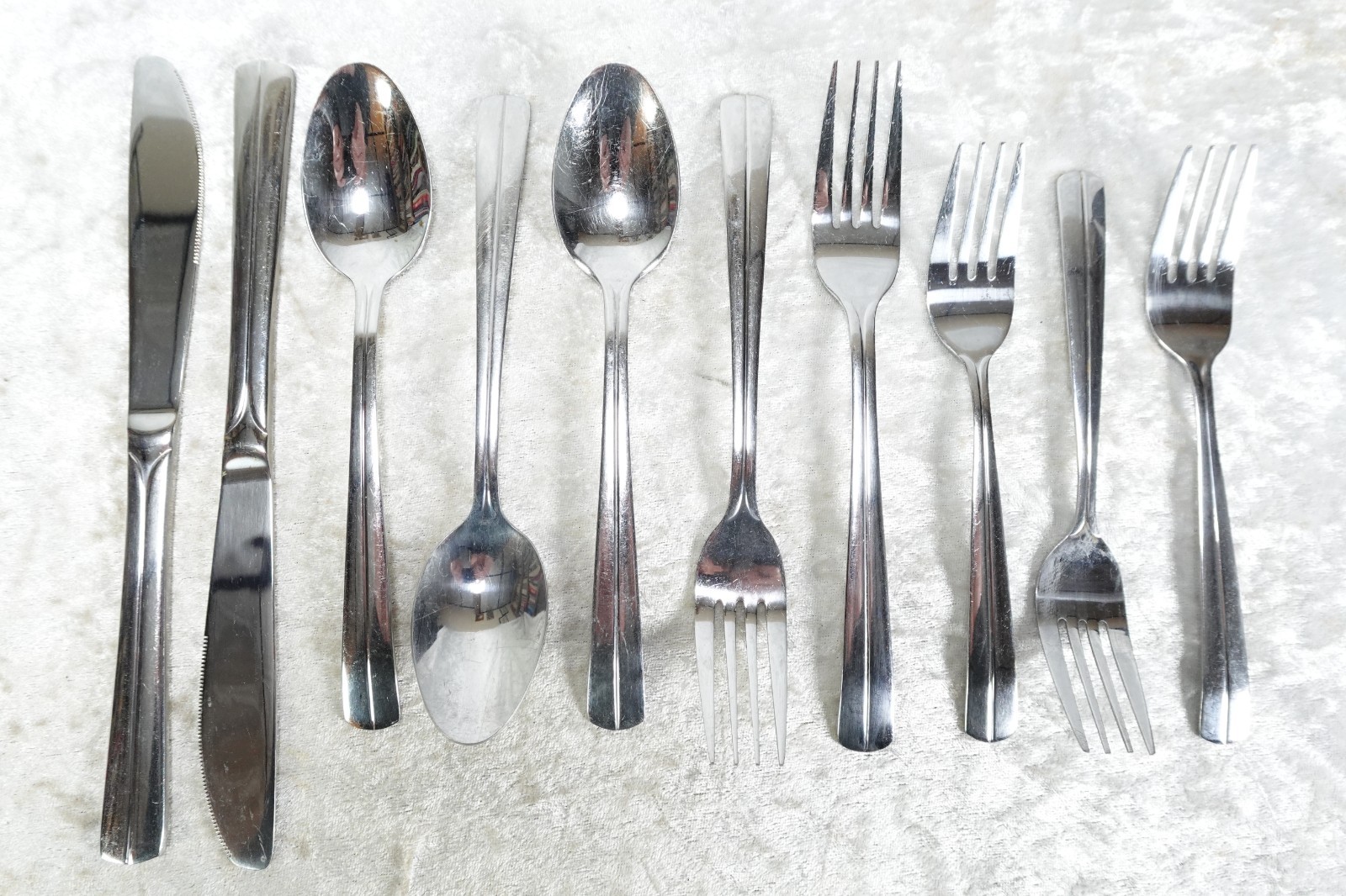 10 Pieces 'Winfield' Pattern Stainless Steel Flatware By Cambridge Center Ridge