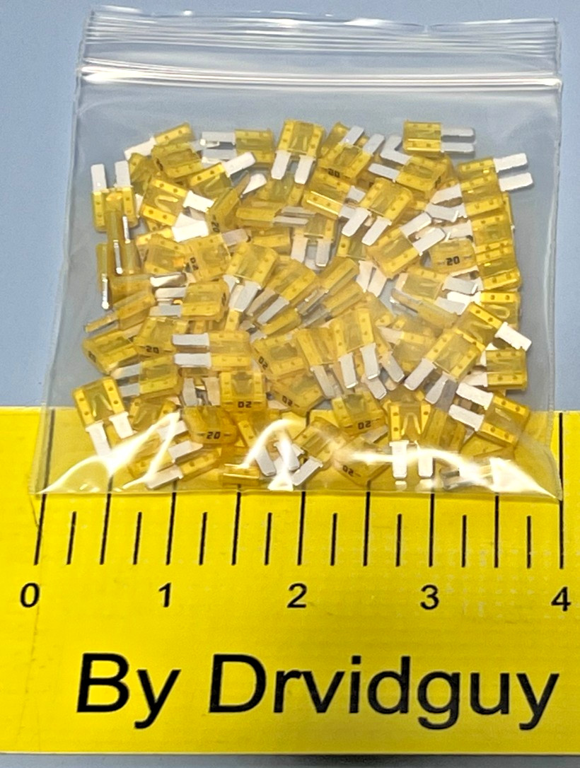 Lot of 100 LittelFuse 0327020.ZXS Micro2 Micro 2 Blade Yellow 20A 32V