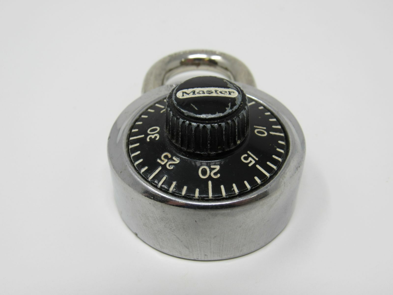 Master Lock Co Combination Pad Lock Back Key Hole 82346 V56
