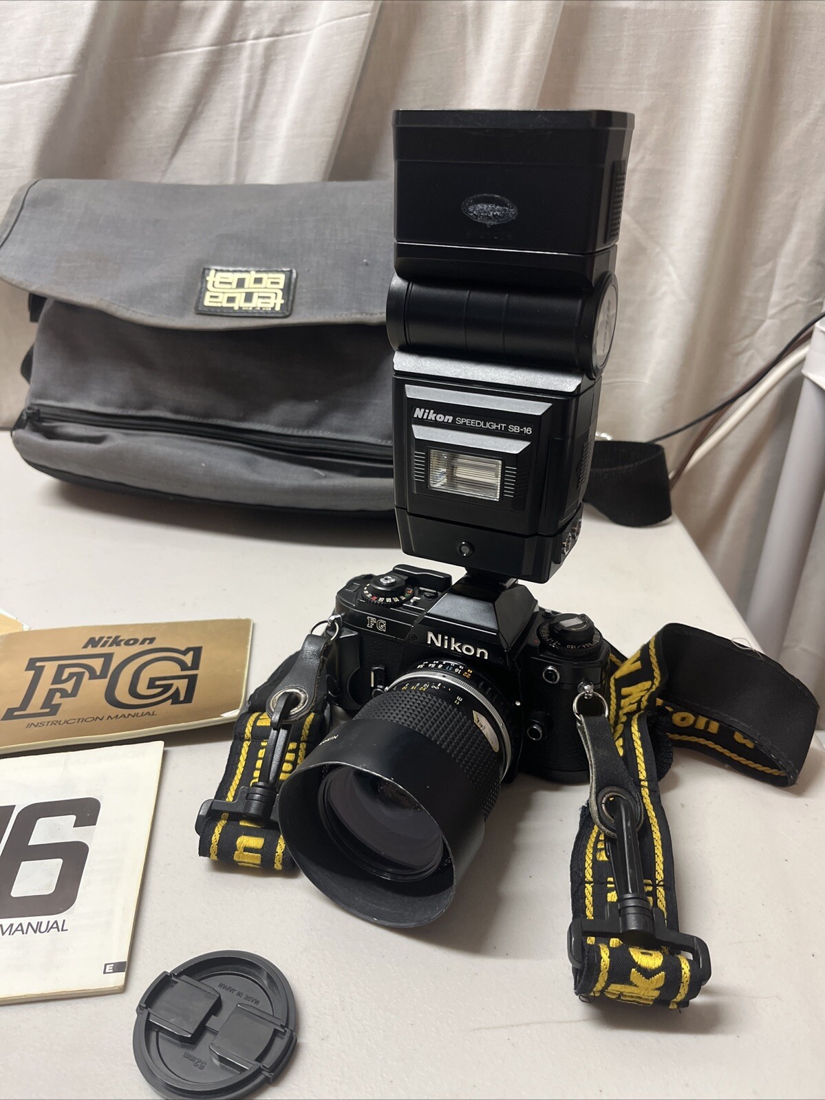 Nikon FG 35mm SLR Film Camera (black ) w/ Series Zoom 36-72/70-210mm(2lens)