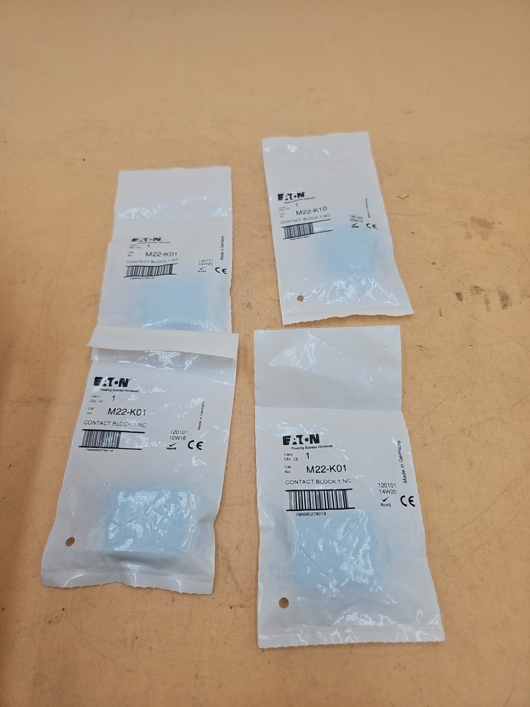 LOT OF 4 Eaton Moeller Contact Element Blocks.  3 - M22-K01, 1 - M22K10