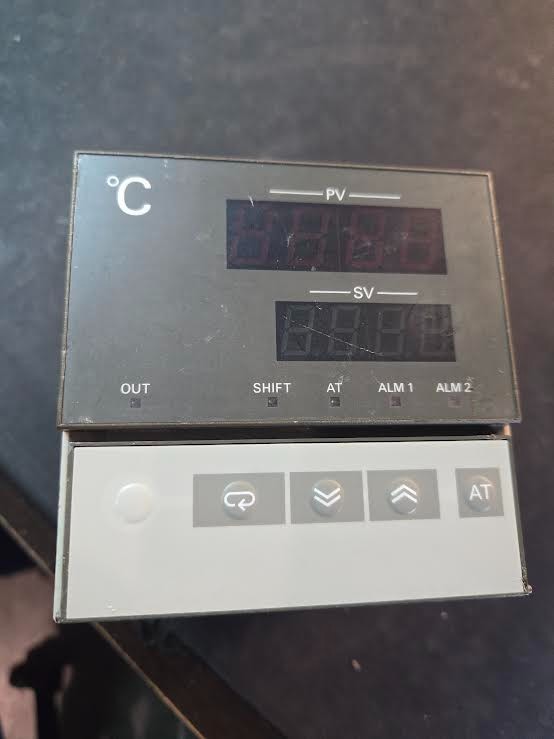 E5AX-VAA OMRON TEMPERATURE CONTROLLER E5AX-VAA IN STOCK SALE $99