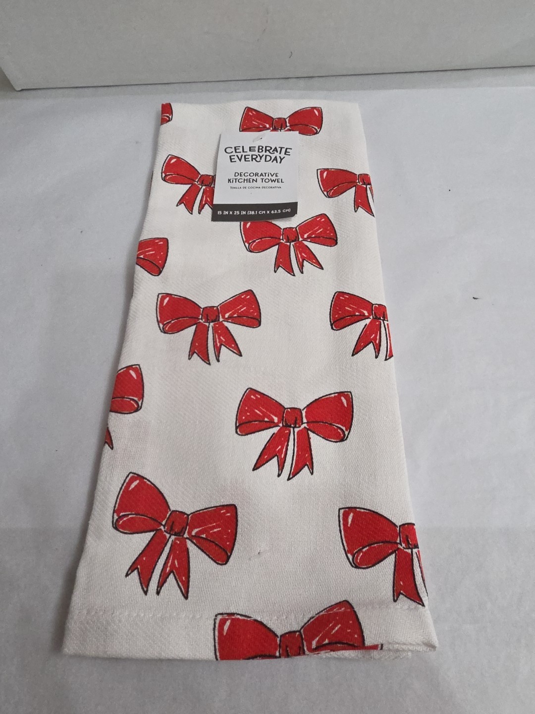 Kitchen Towel White Red Bows Classy Any Holiday Celebrate Everyday Brand 15x25in