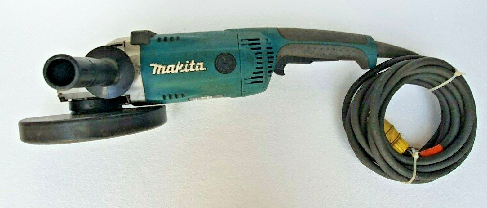 MAKITA GA7020 Angle Grinder, 110-120 Volts, 7 inch / 180 mm