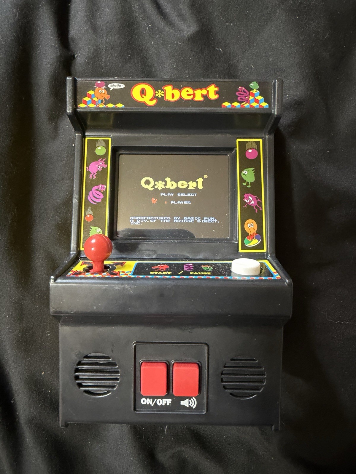 Q'Bert Mini Arcade Game 2016 Working and in Good Condition. Fun. Miniature Video