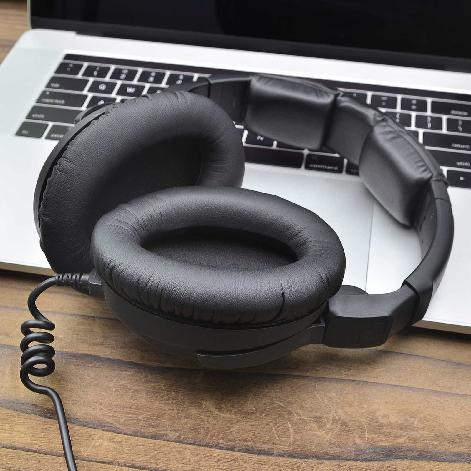 Replacement Ear Pads Memory Foam Cushions For Sennheiser HD 300 PRO Headset