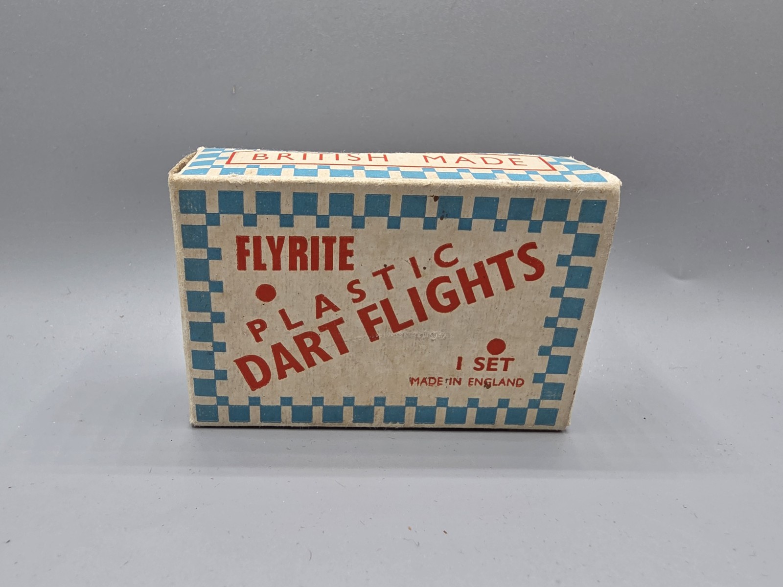 Vintage Flyrite Plastic Dart Flights Set of 3 Red Screw-In Flights British Made