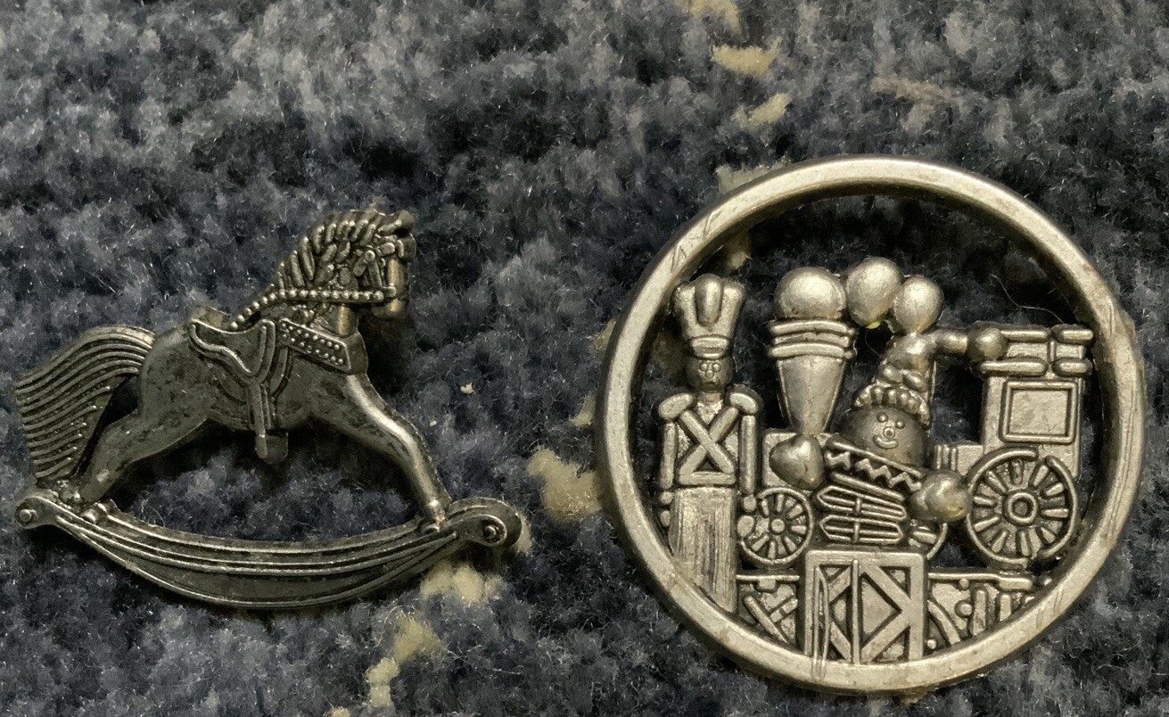 Two Hallmark 1998 Pins