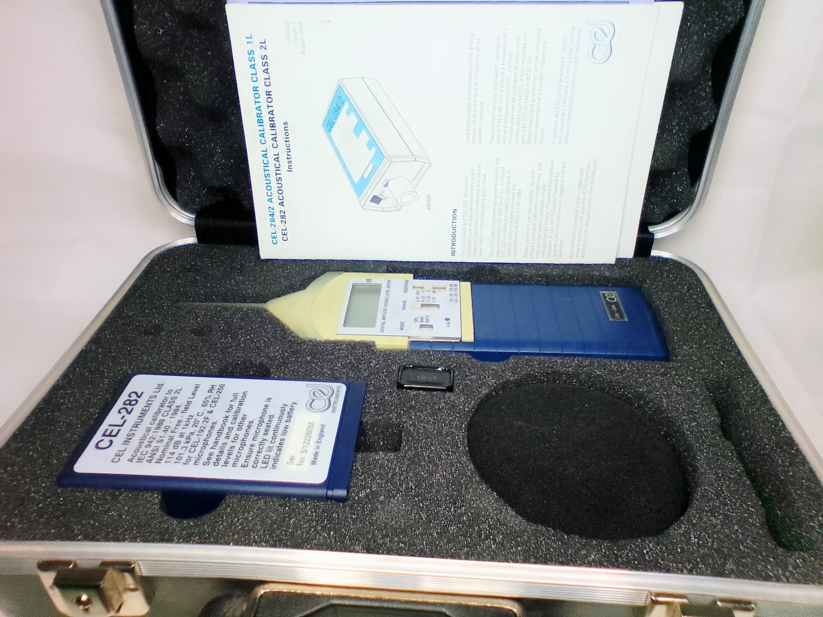 CEL-254/2 Acoustical Calibrator Class 1L CEL-282 Acoustical Calibrator 2L