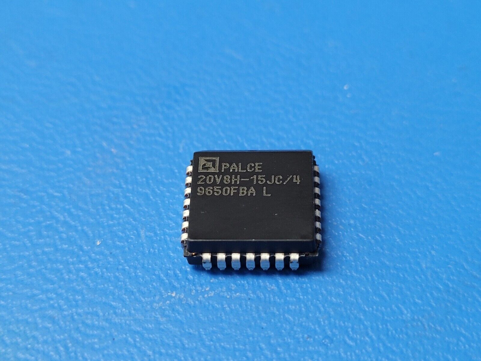 (5 PCS) PALCE20V8H-15JC/4 AMD EE PLD, 15ns, PAL-Type, CMOS, PLCC28