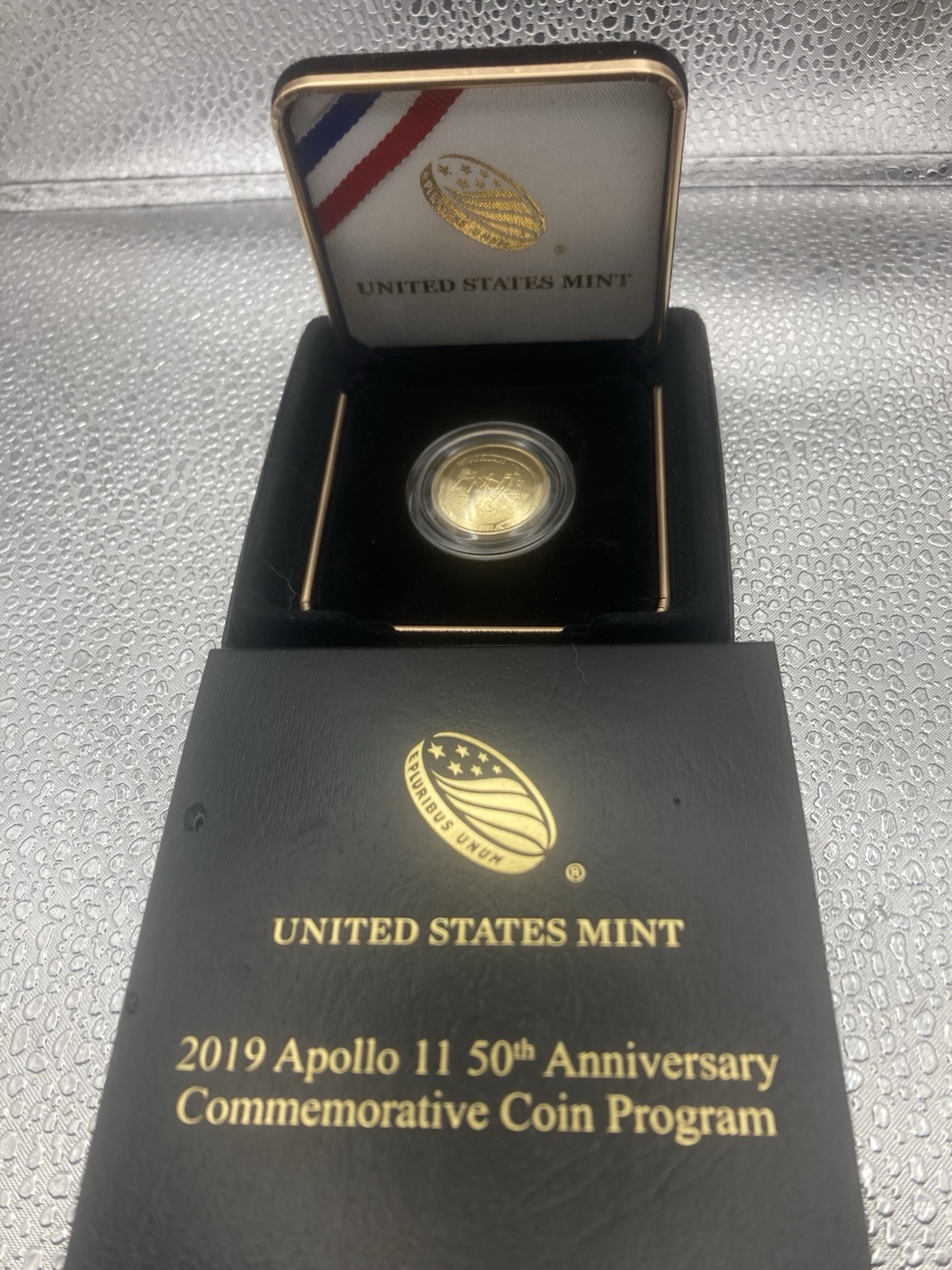 2019 apollo 11 50th Anniversary Uncirculated Five Dollar Gold Coin GOLD RISING