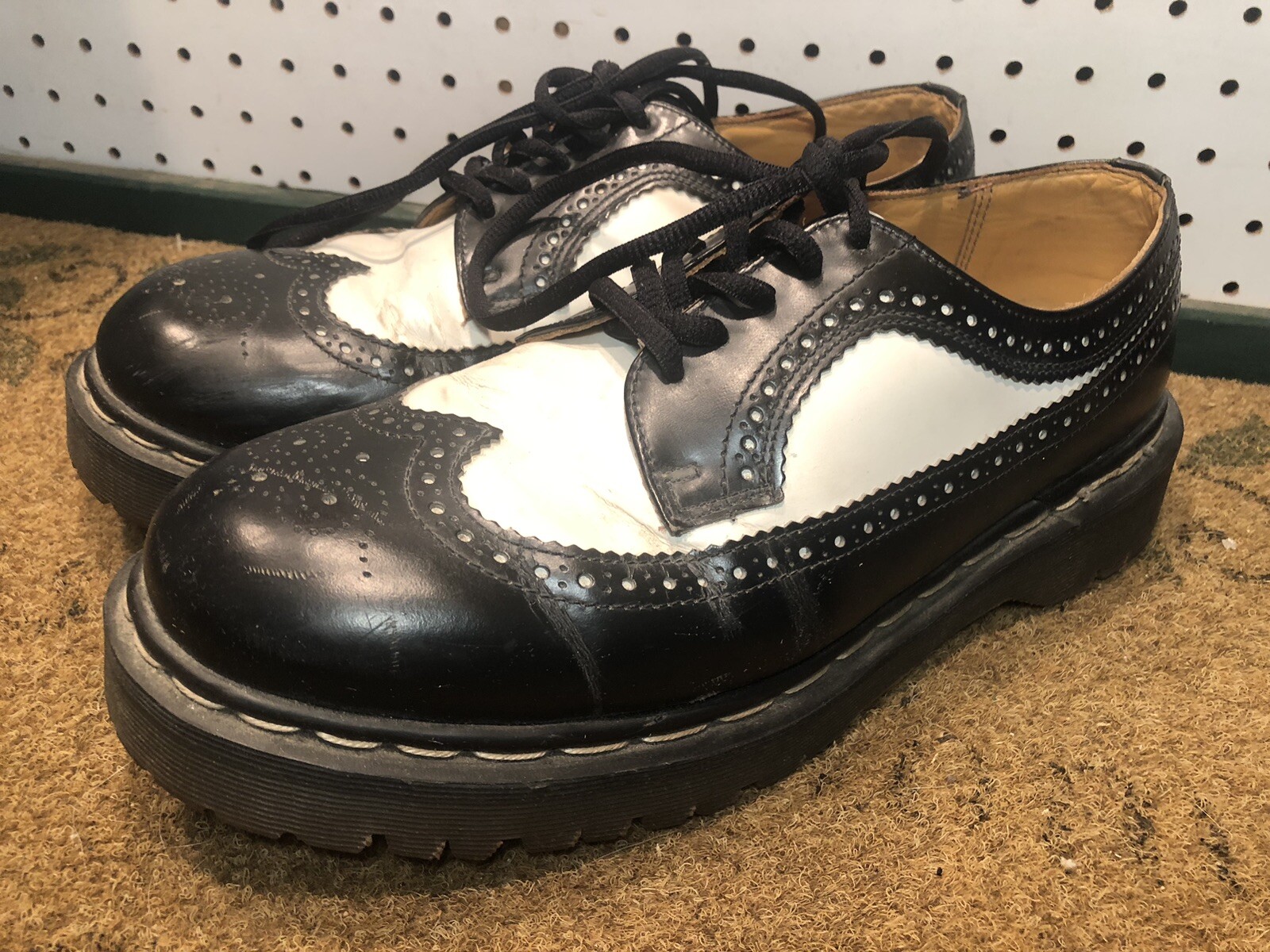 Dr Martens England Men Oxford Wingtip Shoes Size Uk 10 US 11 E