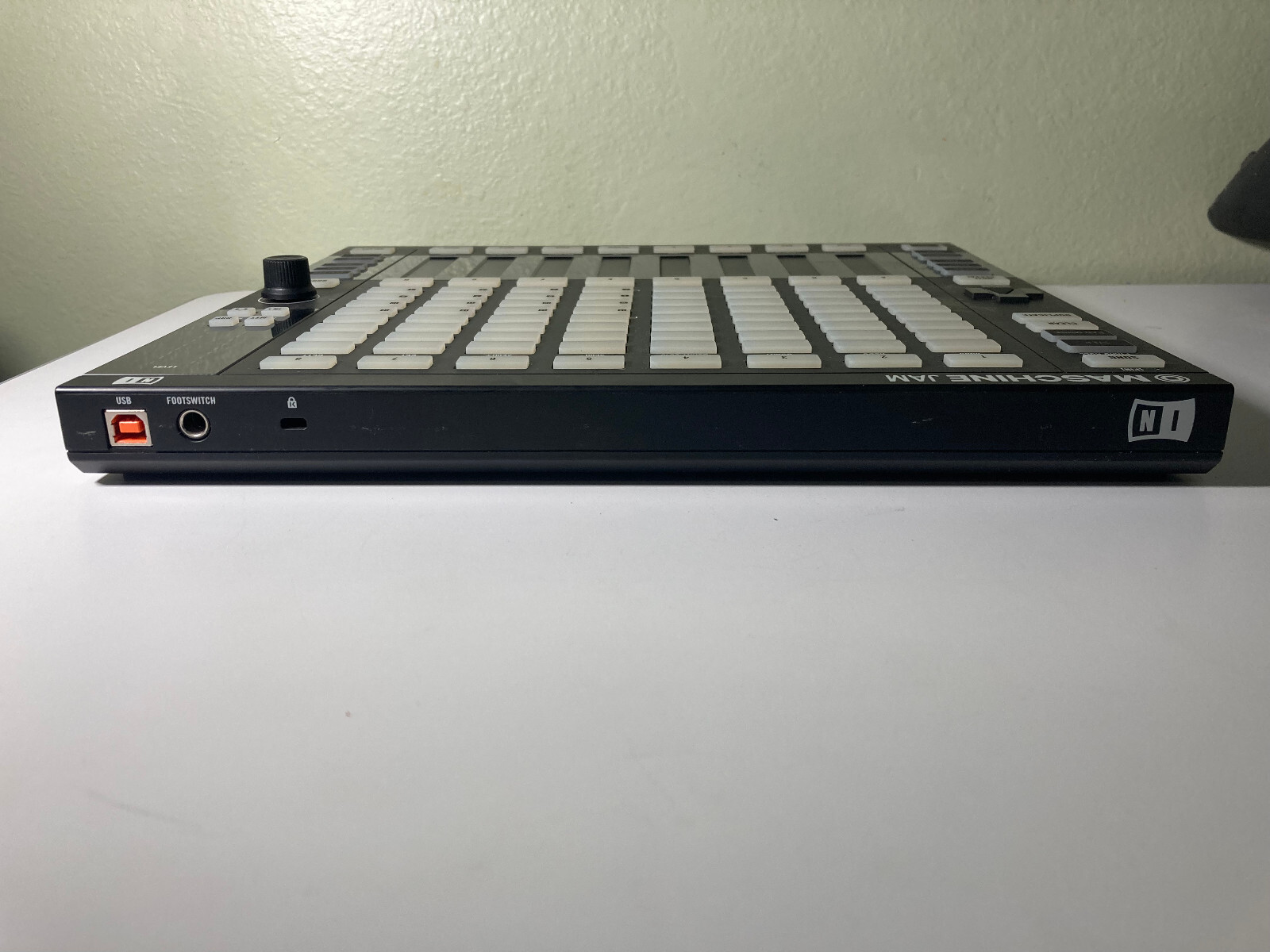 Native Instruments MASCHINE JAM Production & Performance MIDI Controller Used