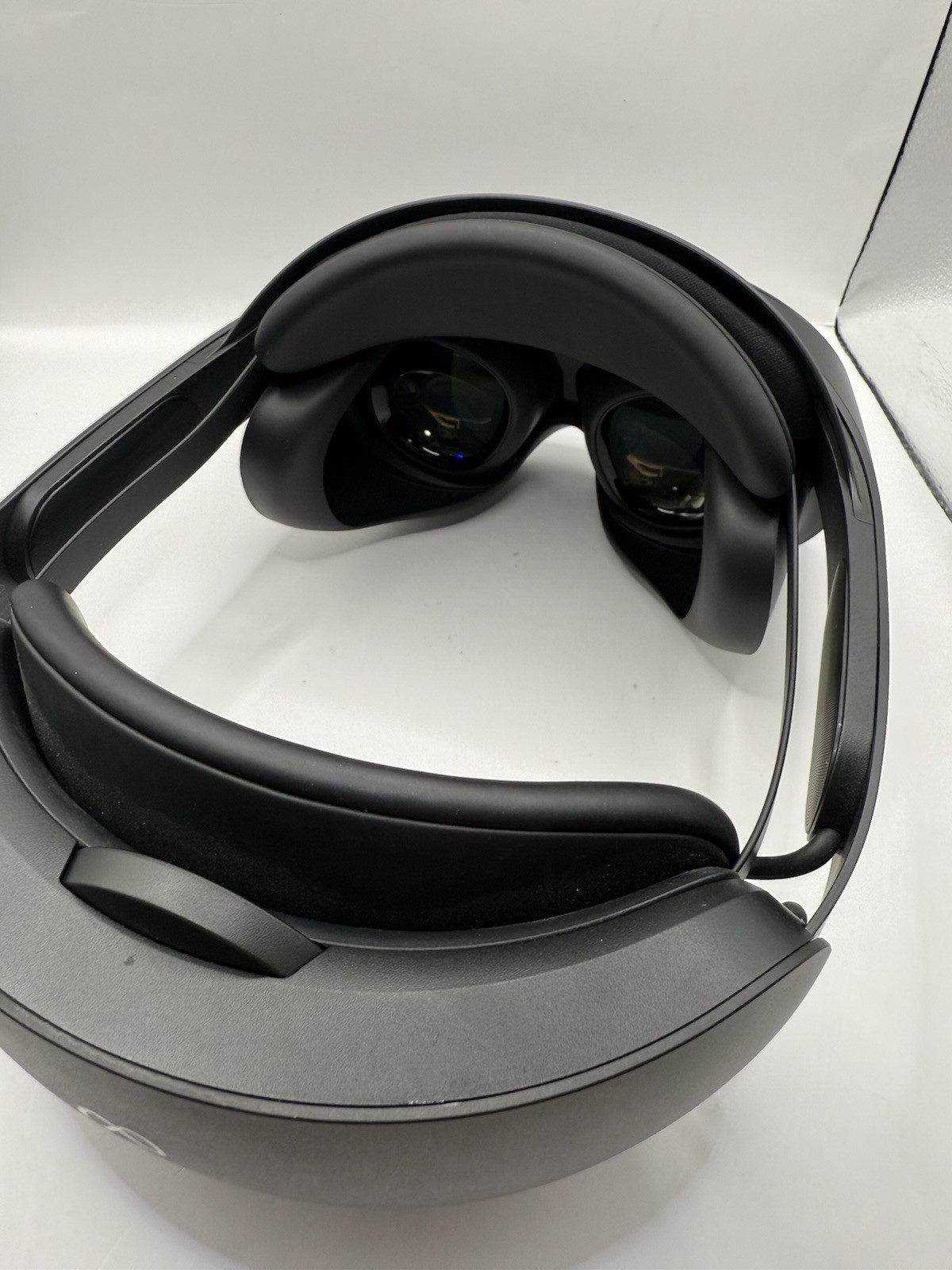 FOR PARTS -- Meta Quest Pro VR 256GB Headset Only No Controllers