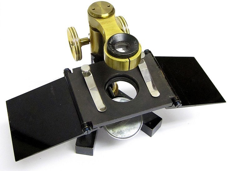 E. Leitz Wetzlar c. 1900 Traveling/Folding Dissecting Brass Microscope