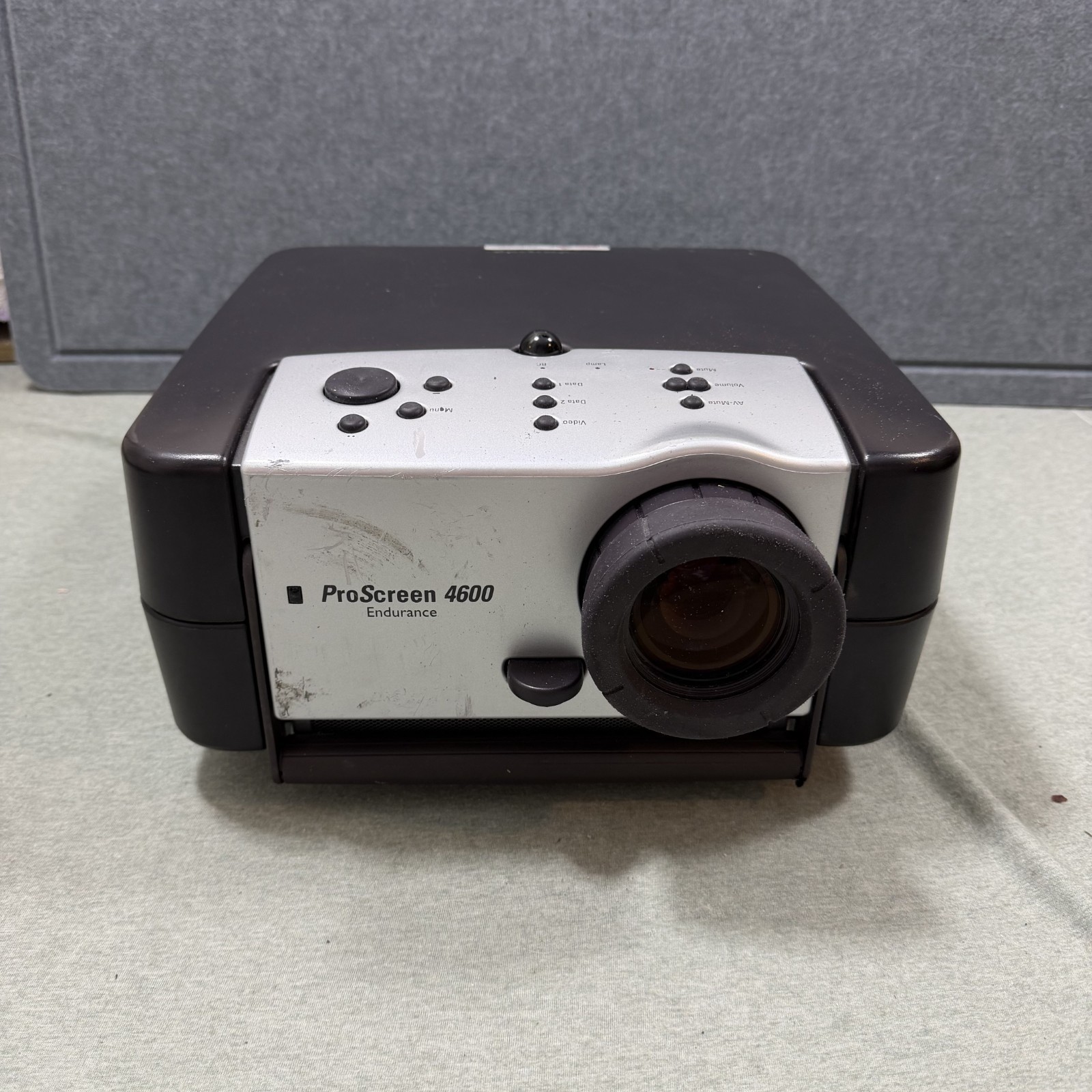 Phillips Proscreen 4600 Projector Endurance Black & Silver Unit