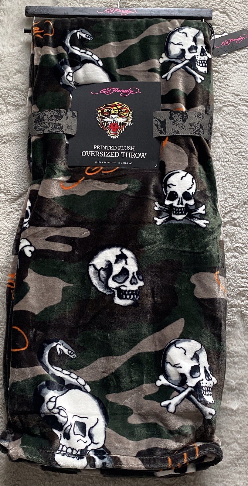 Ed Hardy Skulls Skull Snake Camo Oversized Plush Throw Blanket 60” X 70” NEW