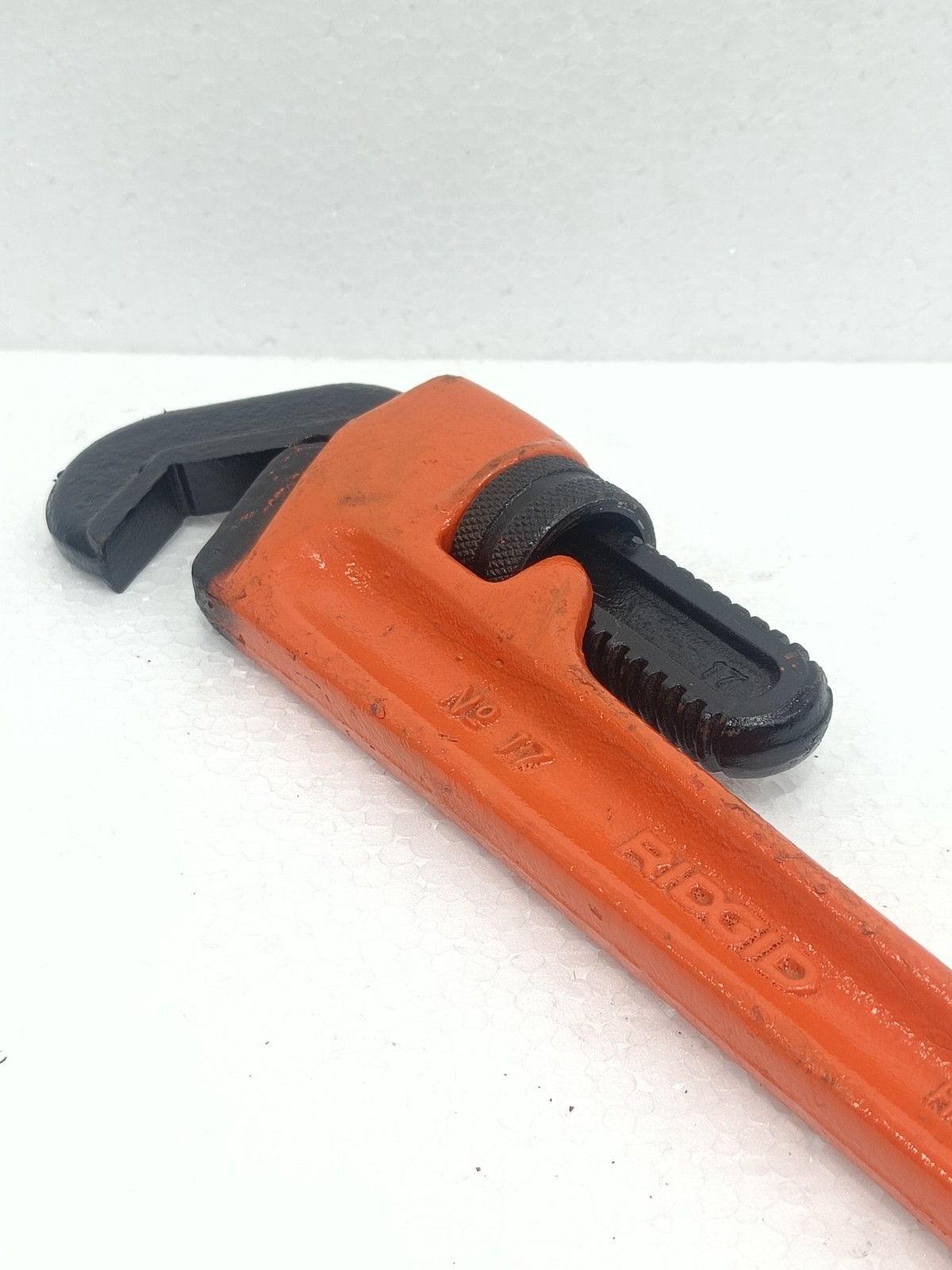 RIDGID NO 17 HEAVY DUTY STRAIGHT PIPE WRENCH –MADE IN USA CAST IRON 5/8 TO 1 1/4