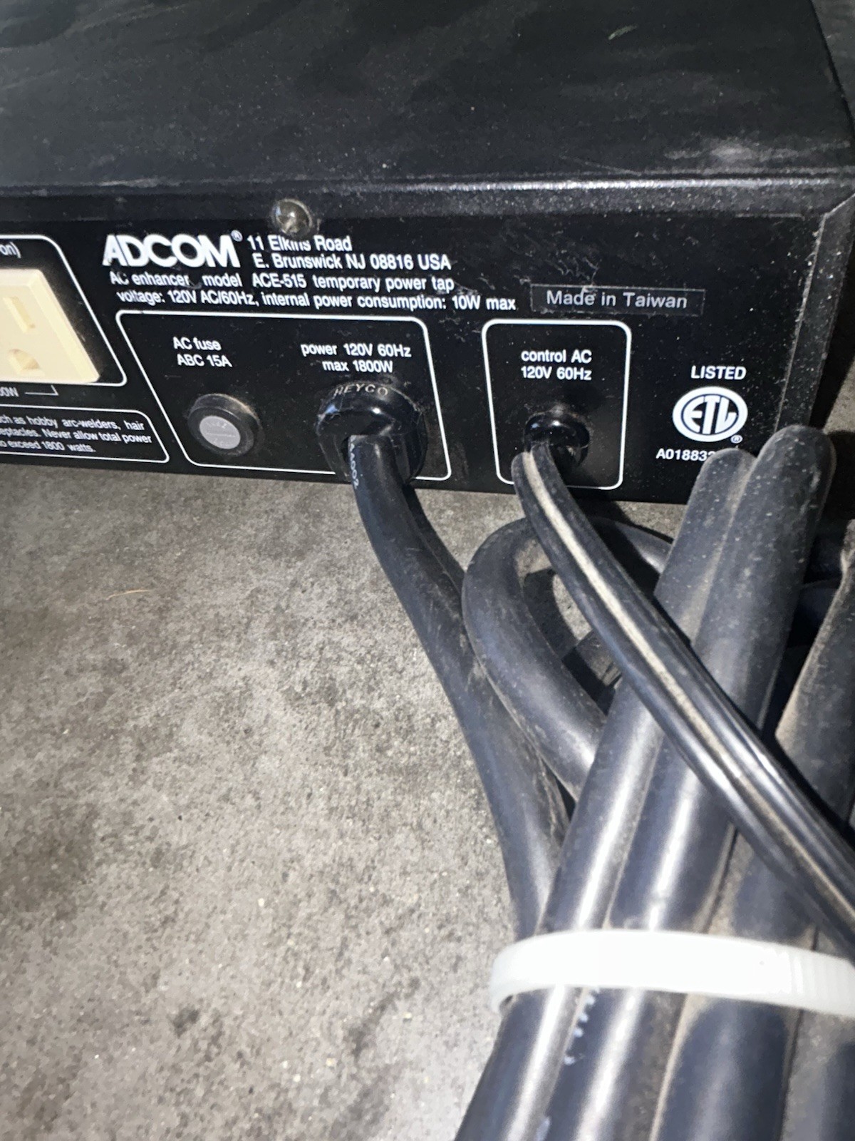 ADCOM Model ACE-515 AC Enhancer/Surge Protector