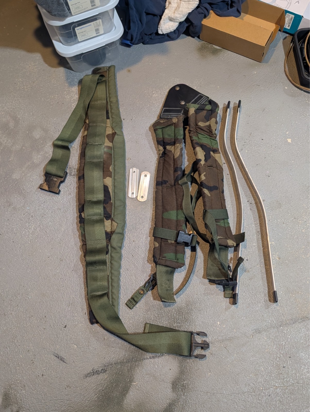 CFP-90 pack shoulder straps, waist belt, and support rod bundle.