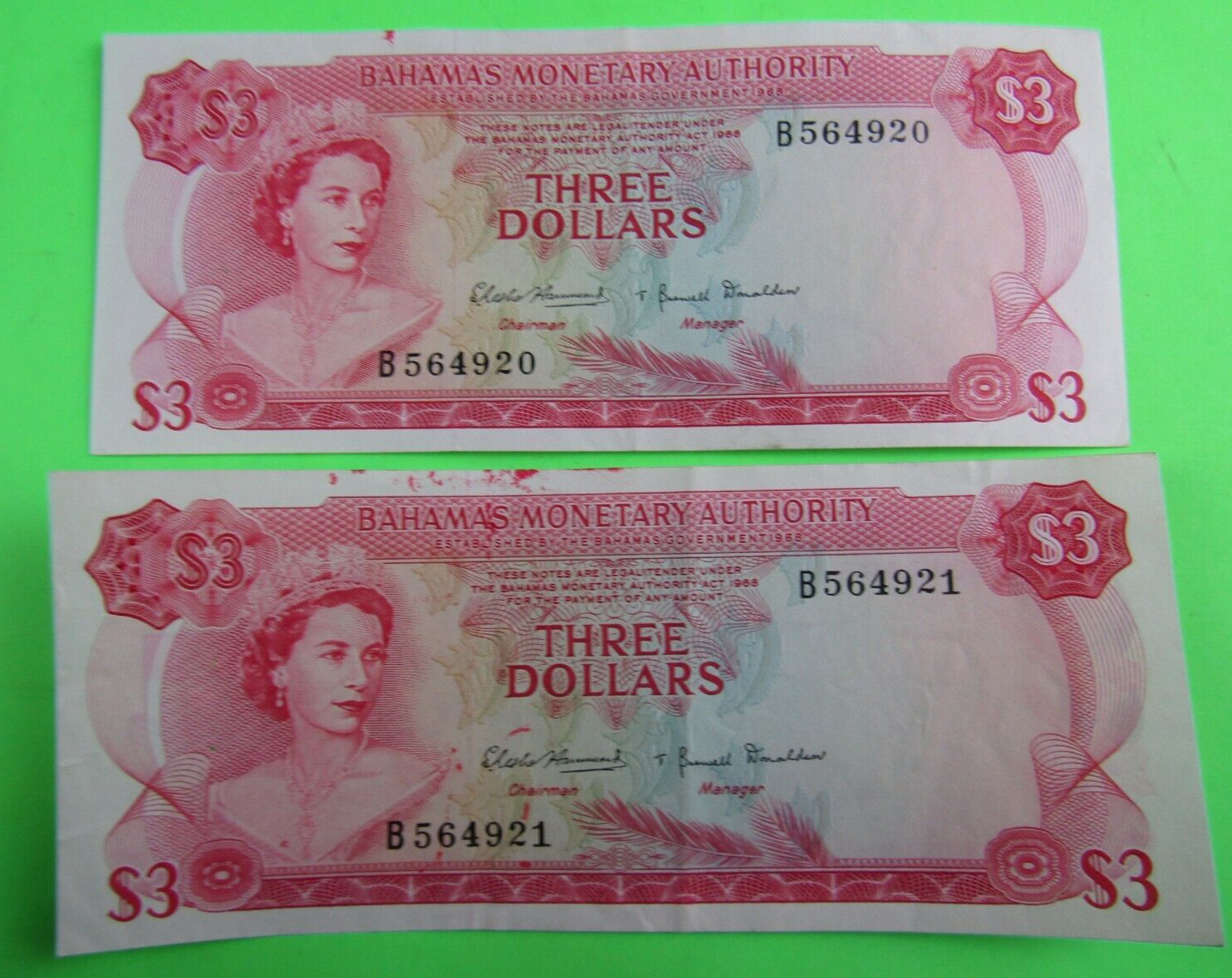 BAHAMAS, 3 DOLLARS X 2, QEII, P#28a, L.1968 ,  2 pc in sequence