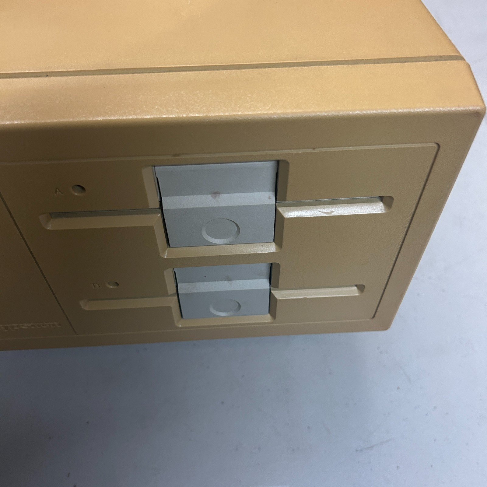 Dynalogic Hyperion 3012 All-in-One Vintage Computer w/ Keyboard 2 Disk Drives