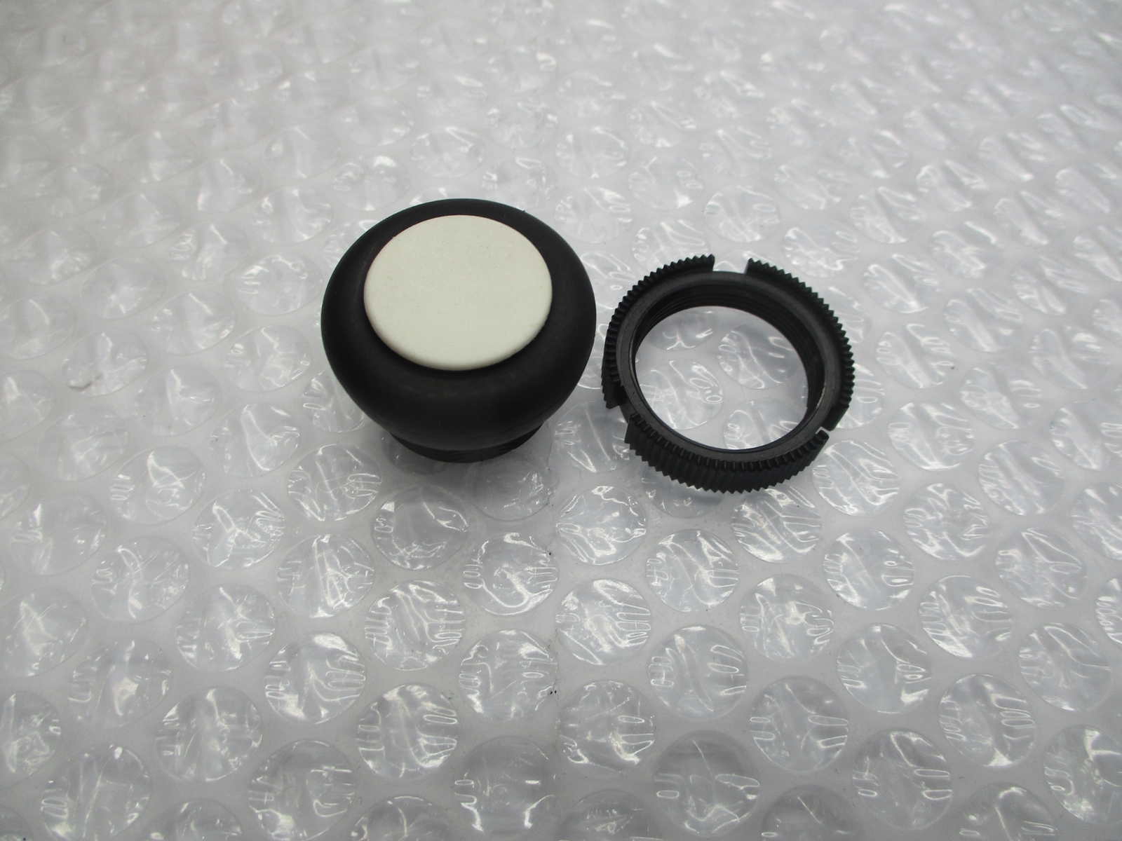 INDUSTRIAL SPARE XACA9411 PUSHBUTTON SWITCH HEAD NSNP