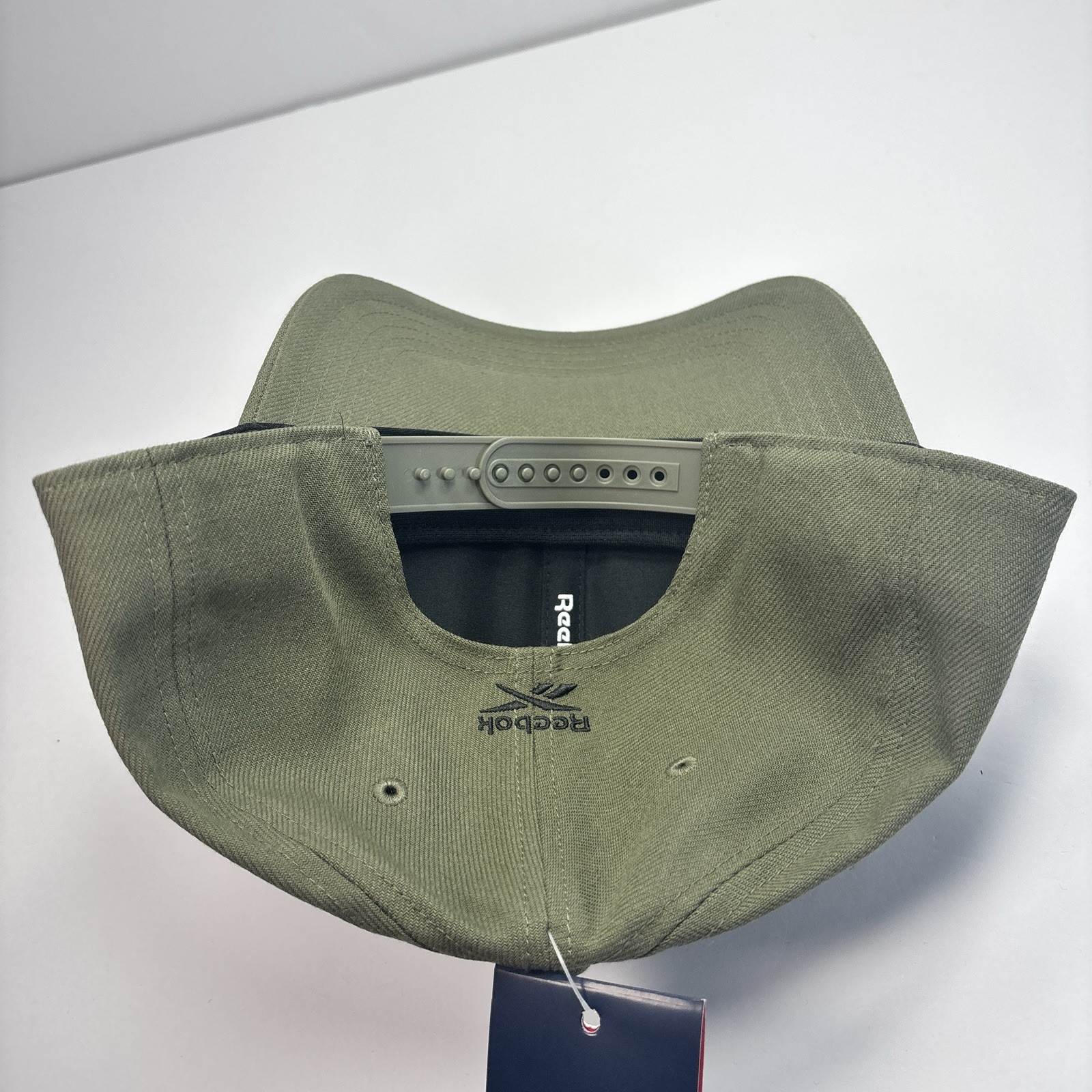 Reebok Classic Ball cap with Adjustable Snapback for Men Army Green