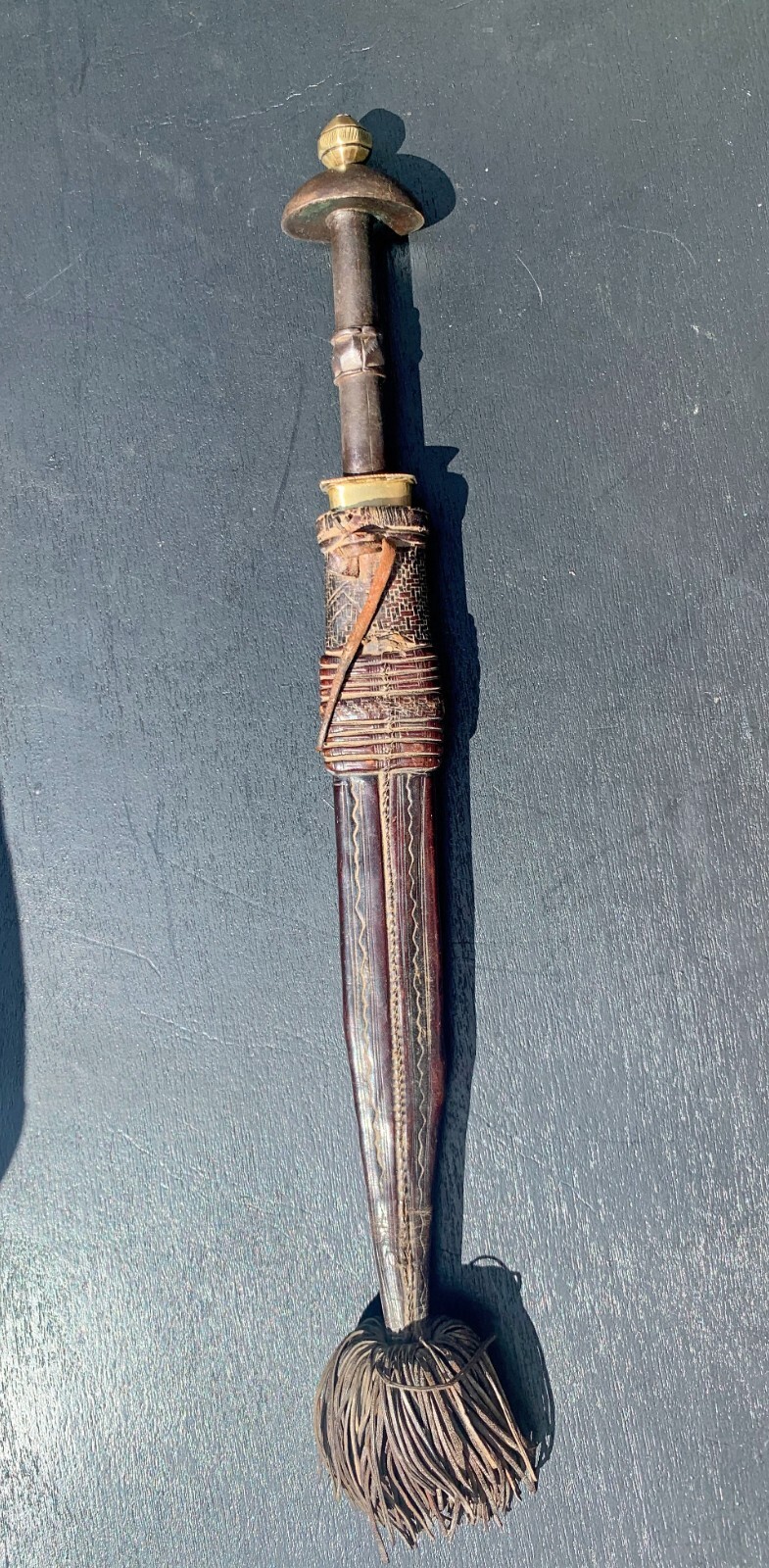 OLD AND RARE MODEL OF AFRICAN MALINKE KNIFE, CIRCA 1900, CAMEROON, MANDINGO
