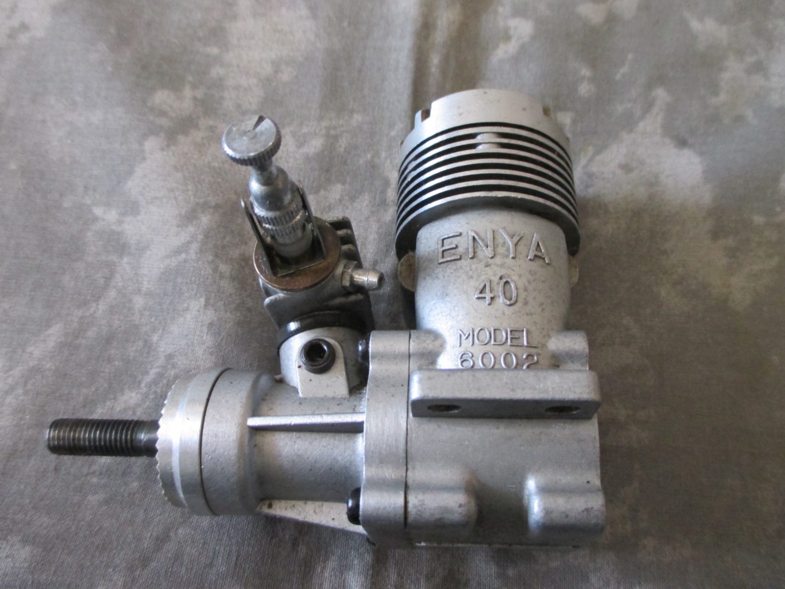 ENYA .40 MODEL 6002 GAS ENGINE FOR PARTS OR REBUILDING - FREE SHIPPING
