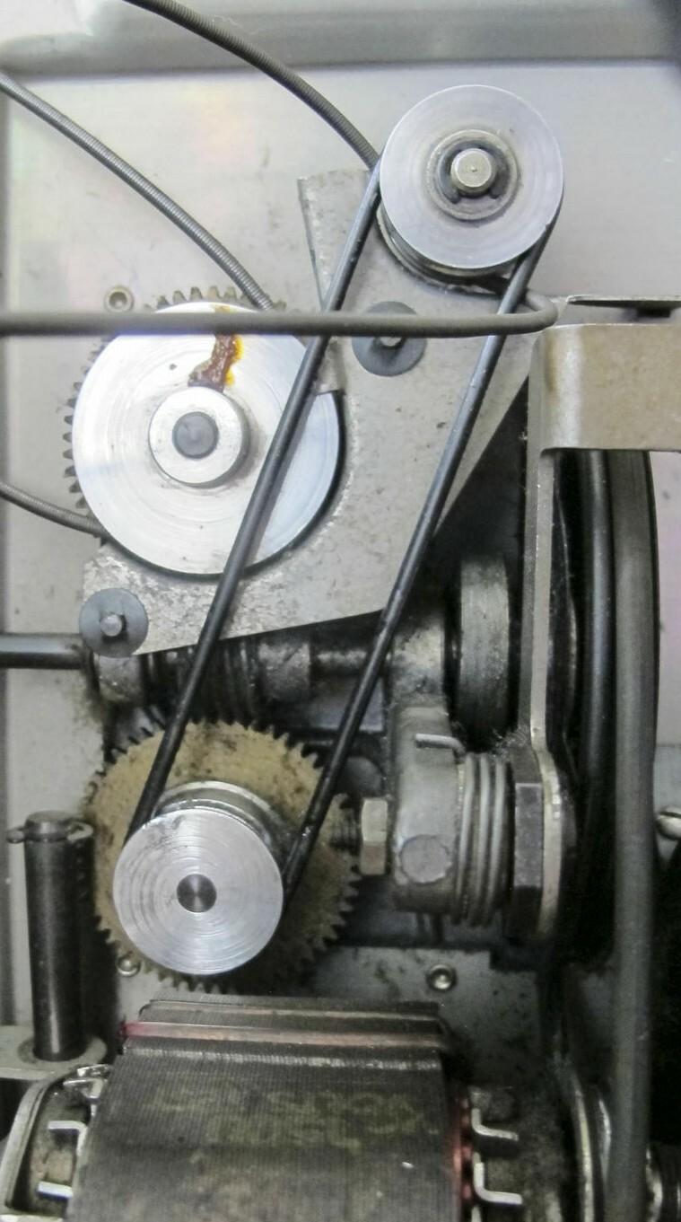 Cine projector motor drive belt for BELL & HOWELL 221 256 266 625 253b 254 P08/4