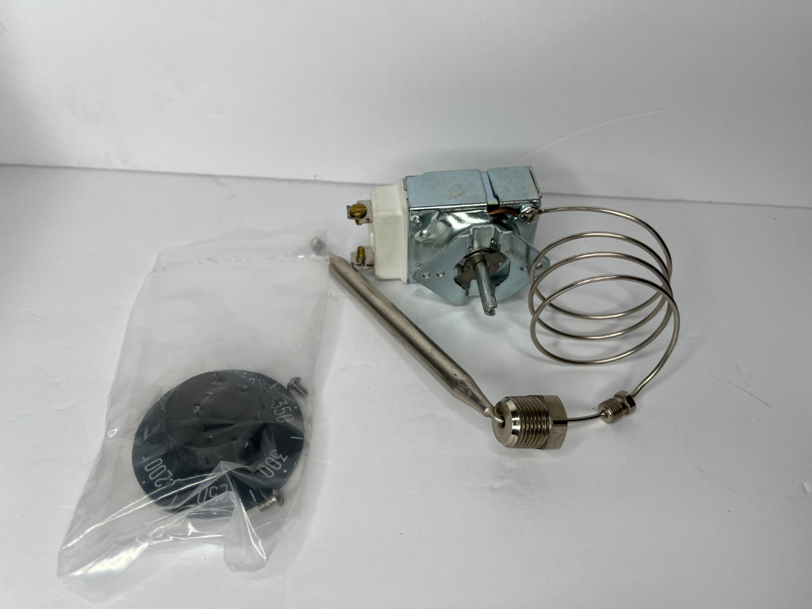 Thermostat Kit with Knob and Screws - Vulcan Hart 00-913153