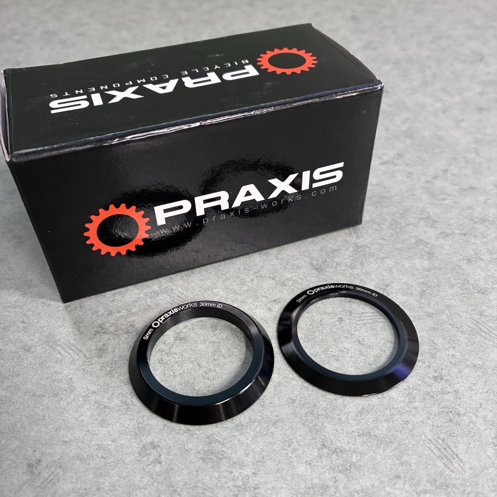 PraxisWorks Bottom Bracket Spacers For M30 BB86 / BB90/92 30mm Spindle 2mm & 5mm