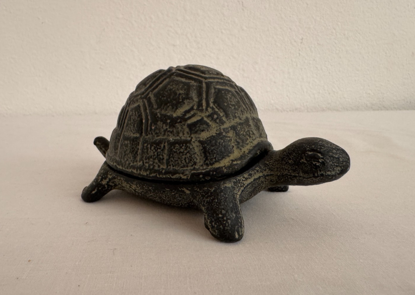 Cast Iron Turtle Key Hider Indoor Outdoor Statue Spare Key Holder