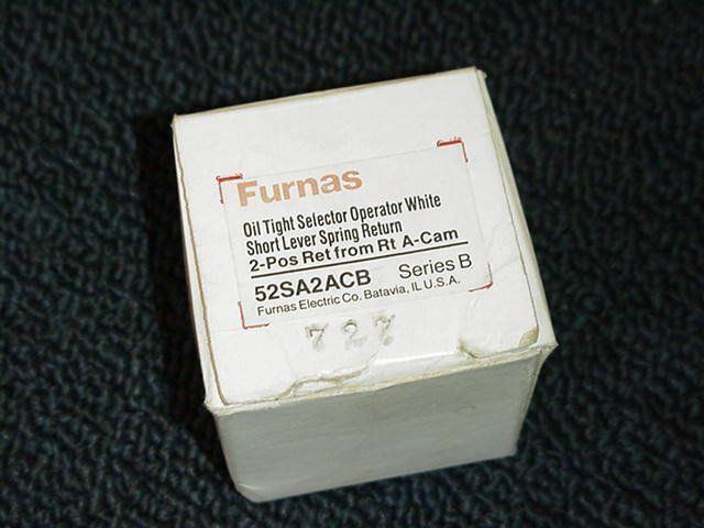Furnas 52SA2ACB Oil Tight Selector Operator White Short Lever Spring Return NEW!