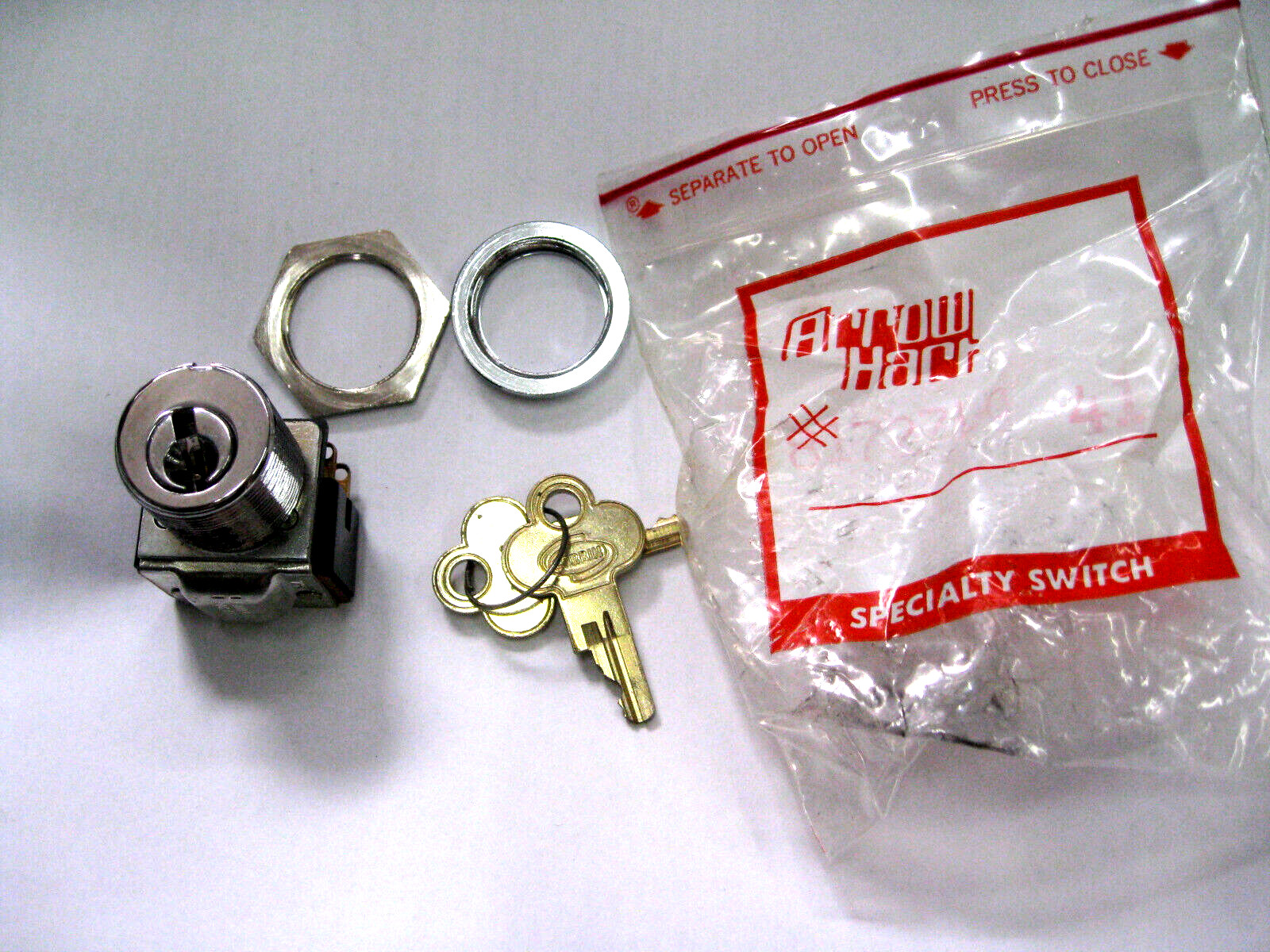 Arrow Hart Heavy duty KEY SWITCH DPDT P/N 81727 6A @ 125V 3A @ 250V 7/8" hole