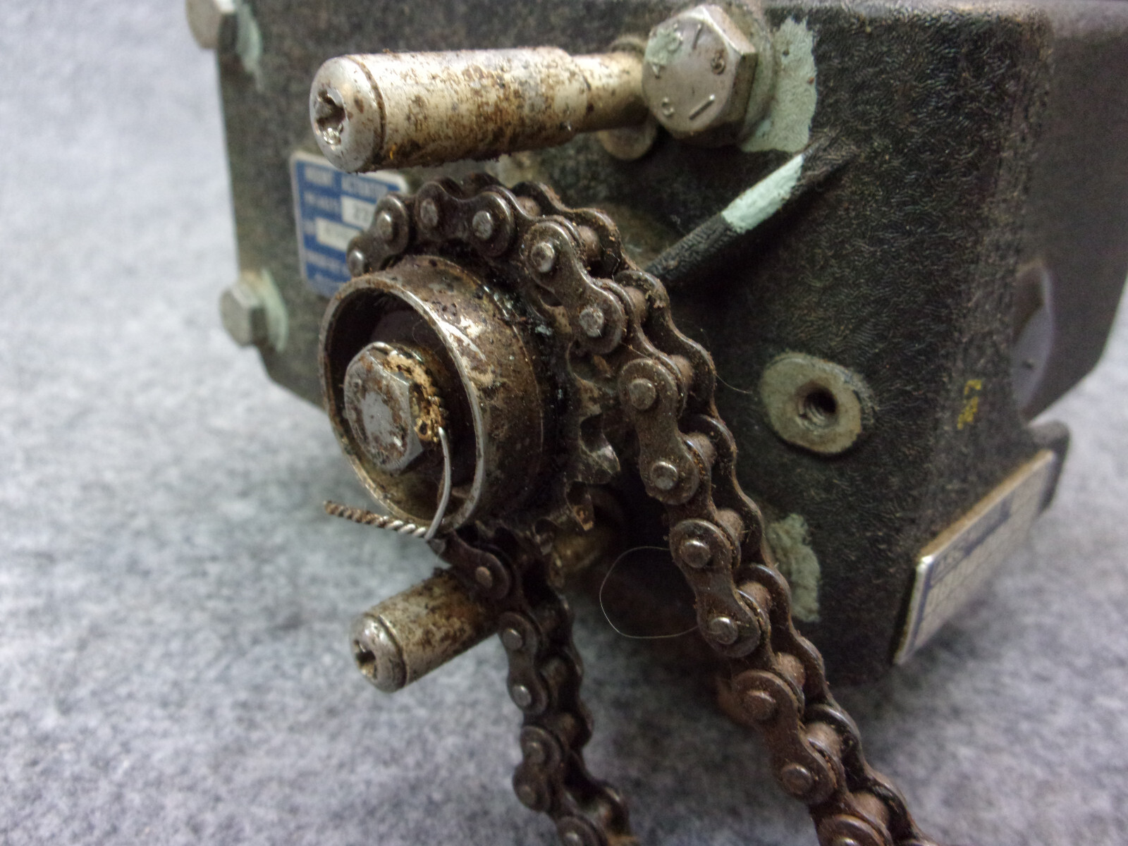ARC 28V TA-495A Actuator Servo P/N 44430-3025 with Mount 44575-2201