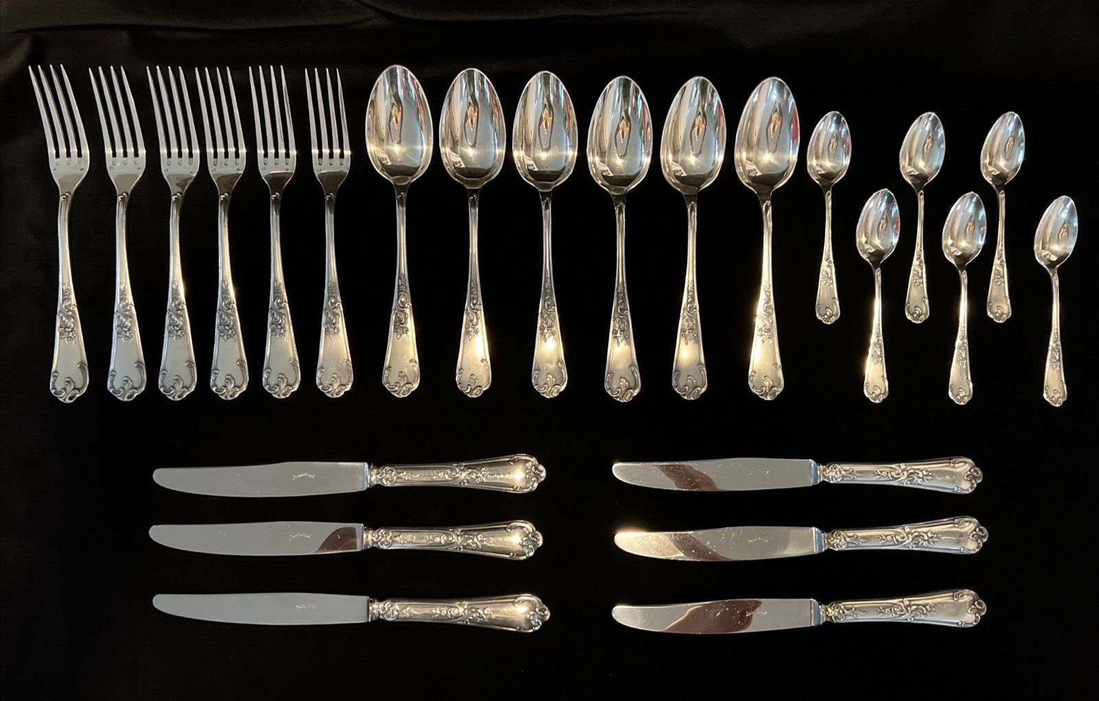 Flatware Set ~ Saint Graal ~ France ~ 24 piece Silver Plate Original Box