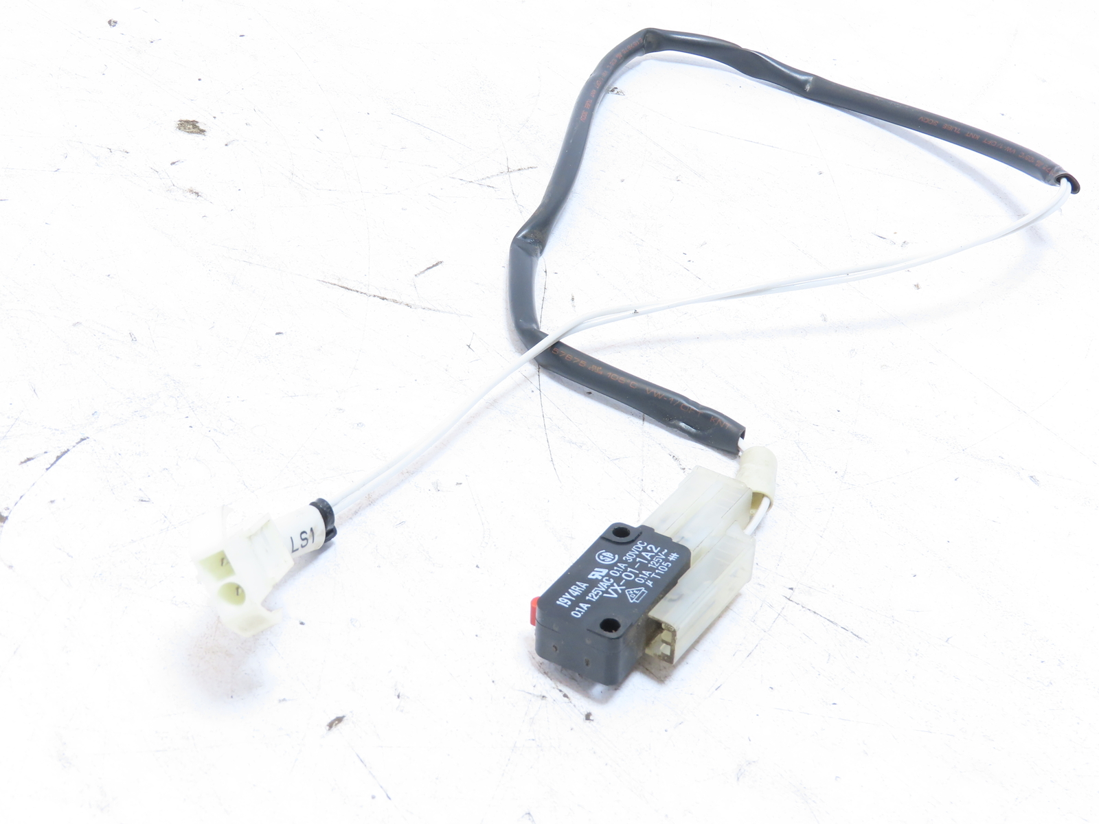 Omron VX-01-1A2 Miniature Basic Micro Switch VX011A2 SPDT-NO/NC Pin Plunger