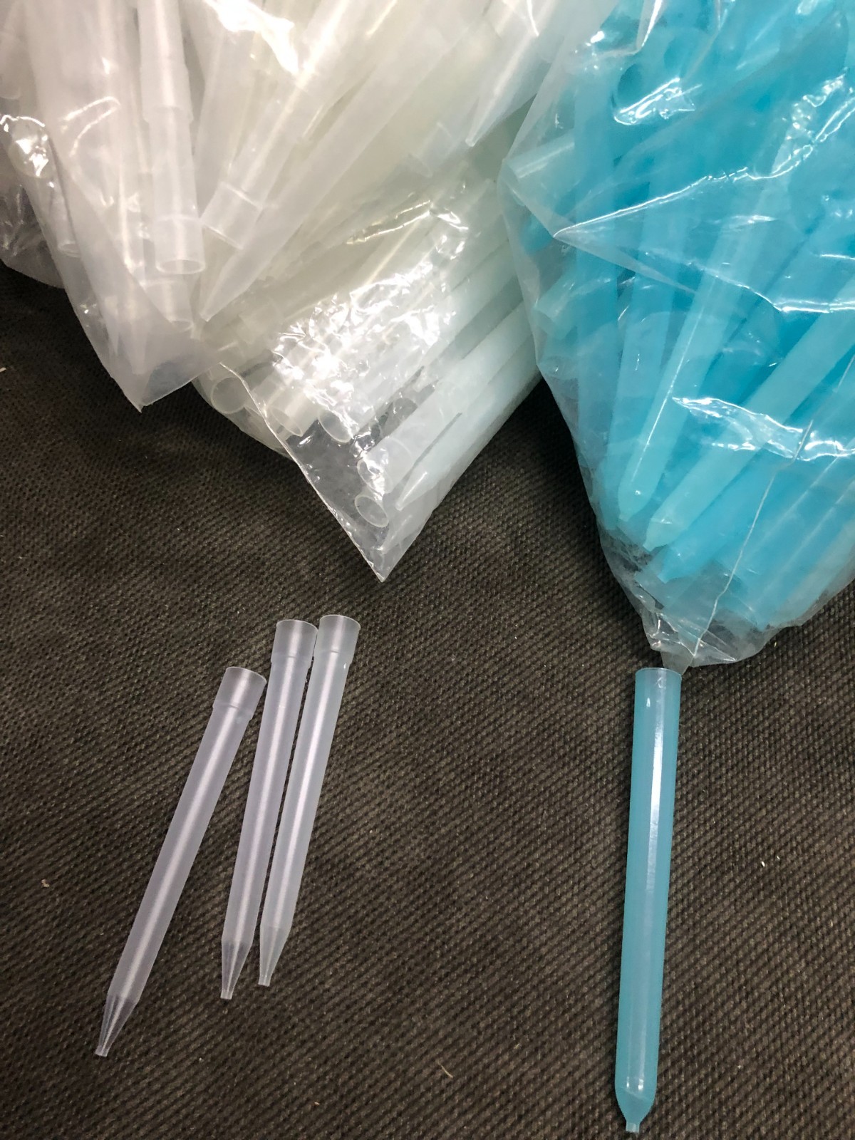 LOT 1000's Oxford Pipete Tips Different Sizes