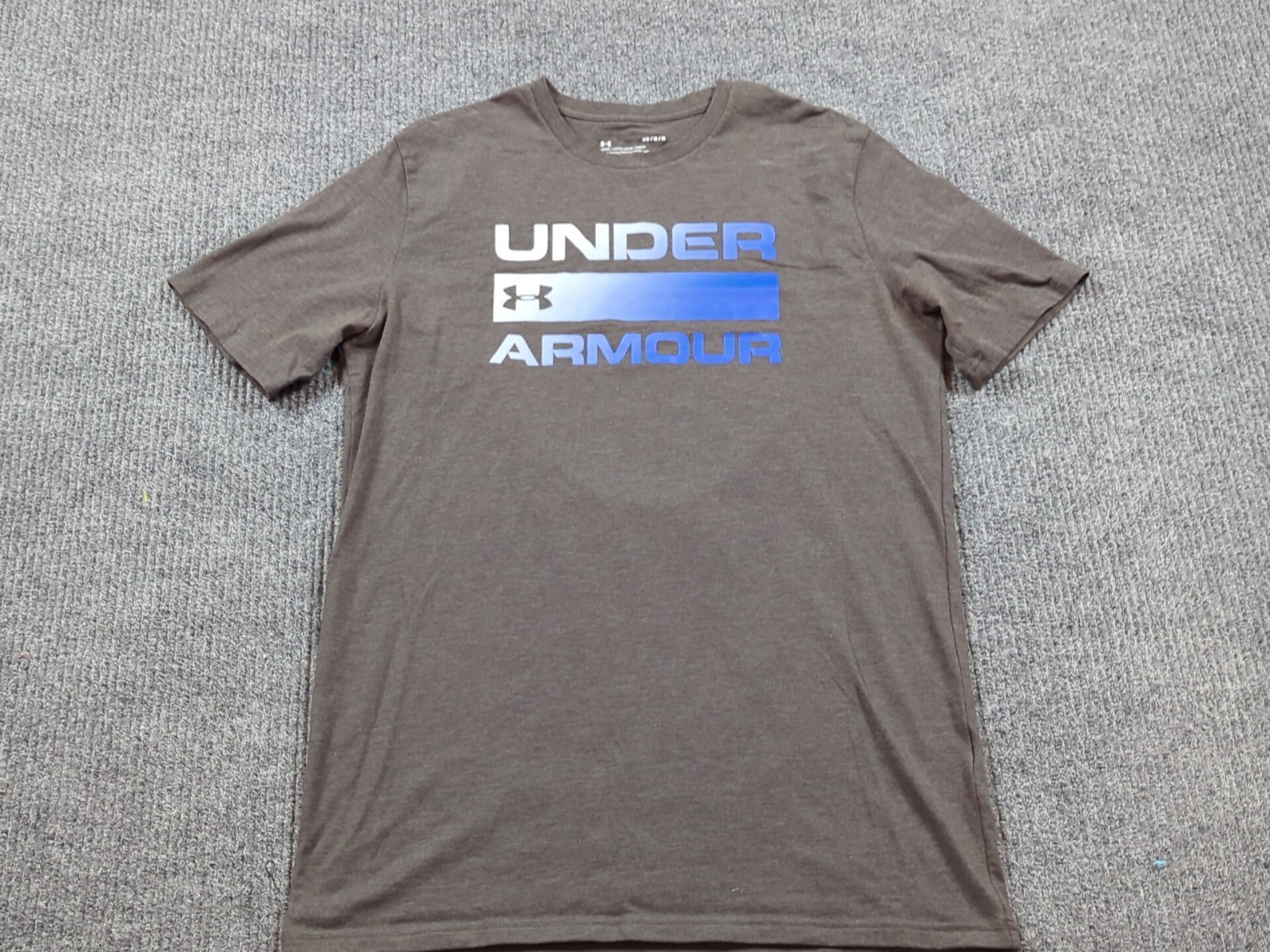 Under Armour Shirt Mens Medium Gray T-shirt Short Sleeve Heat Gear Loose Train